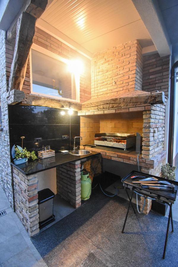 Apartmaji Sobe Zvezda Pobegi Exterior photo