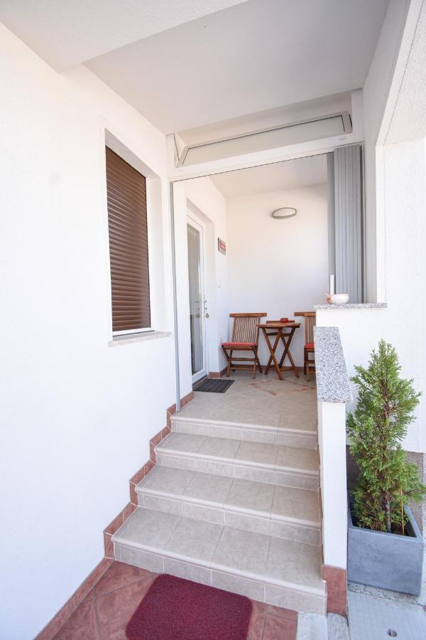 Apartmaji Sobe Zvezda Pobegi Exterior photo